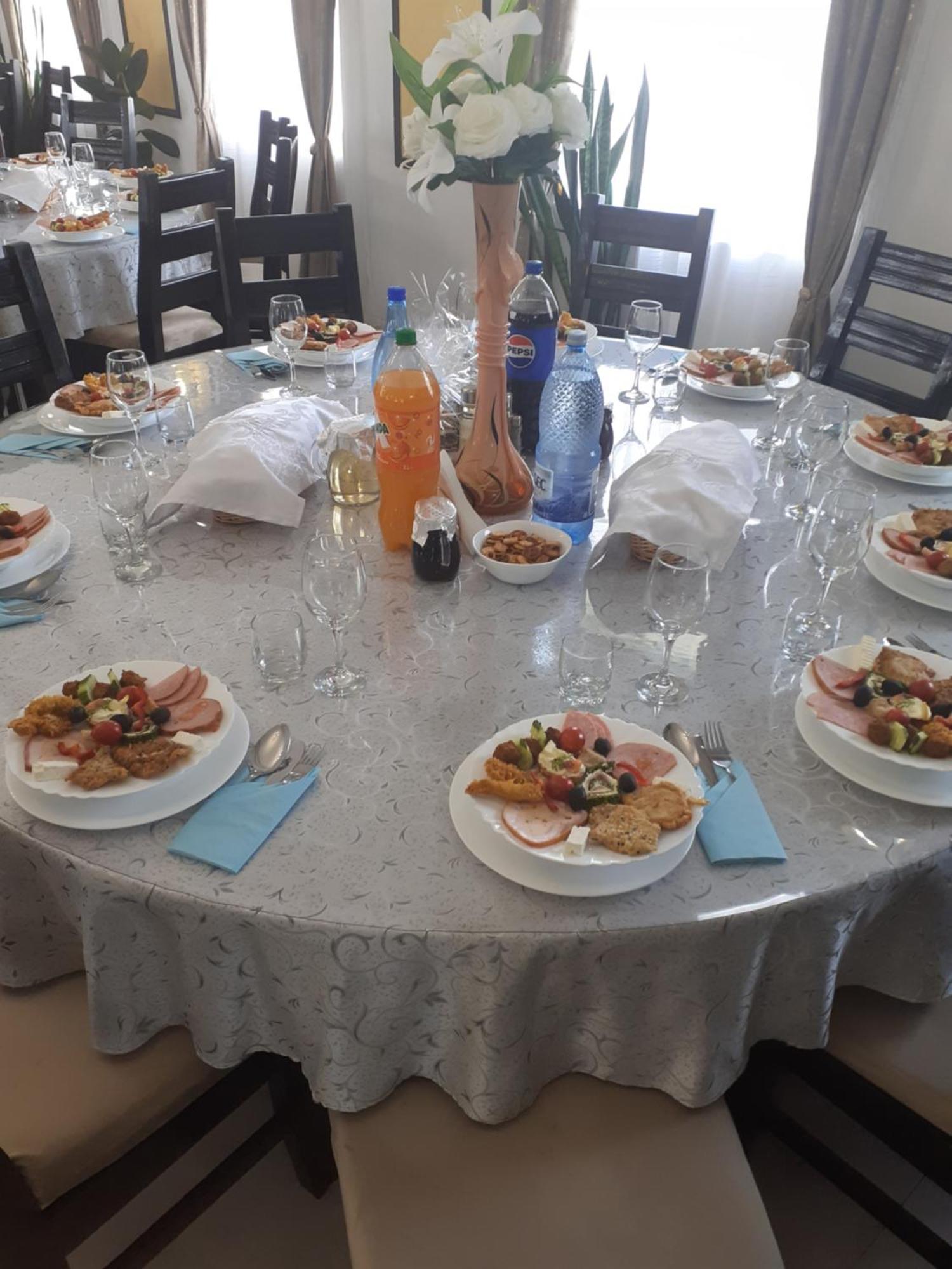Ge-Lux Villa Incesti Luaran gambar