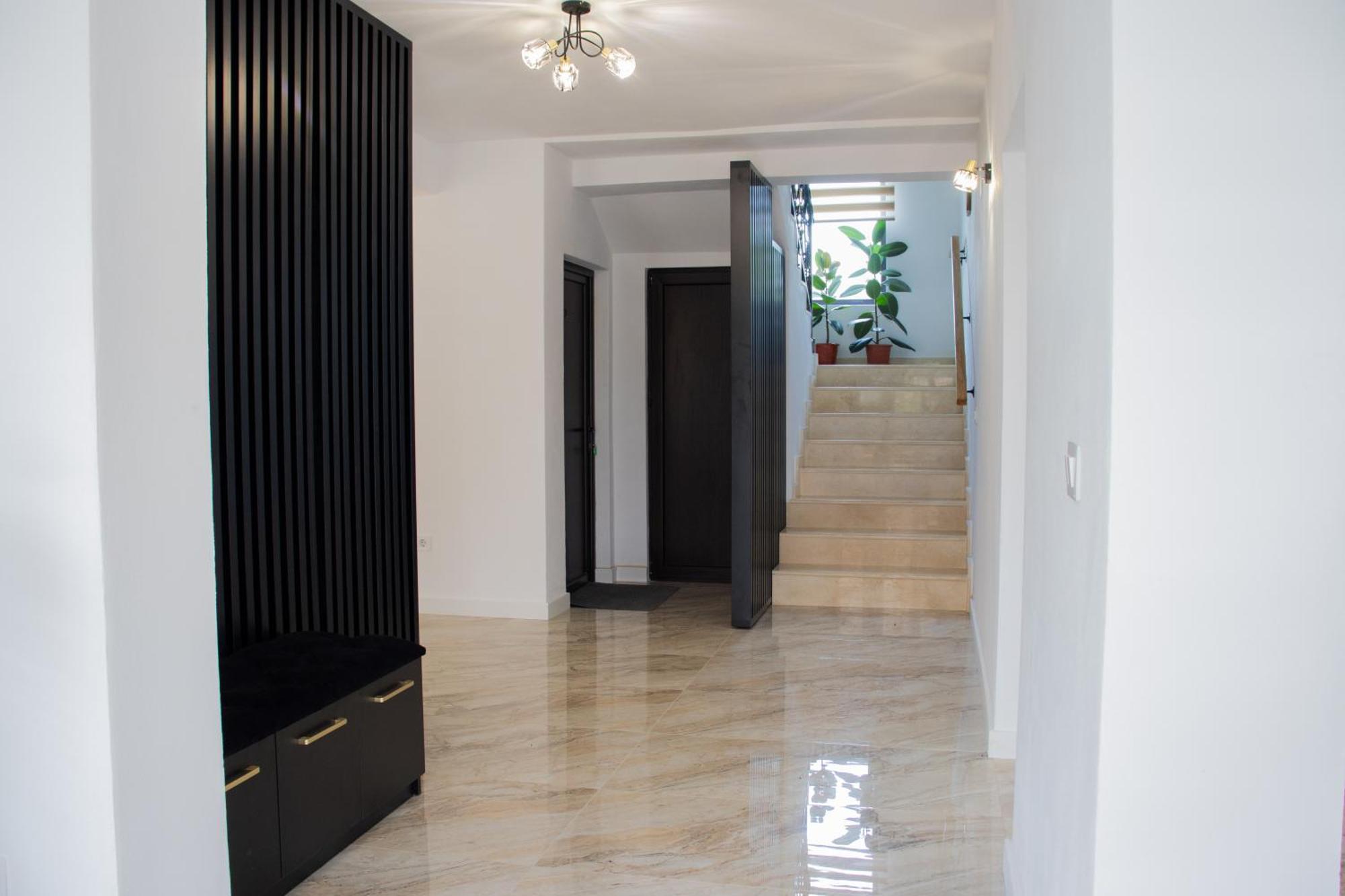 Ge-Lux Villa Incesti Luaran gambar