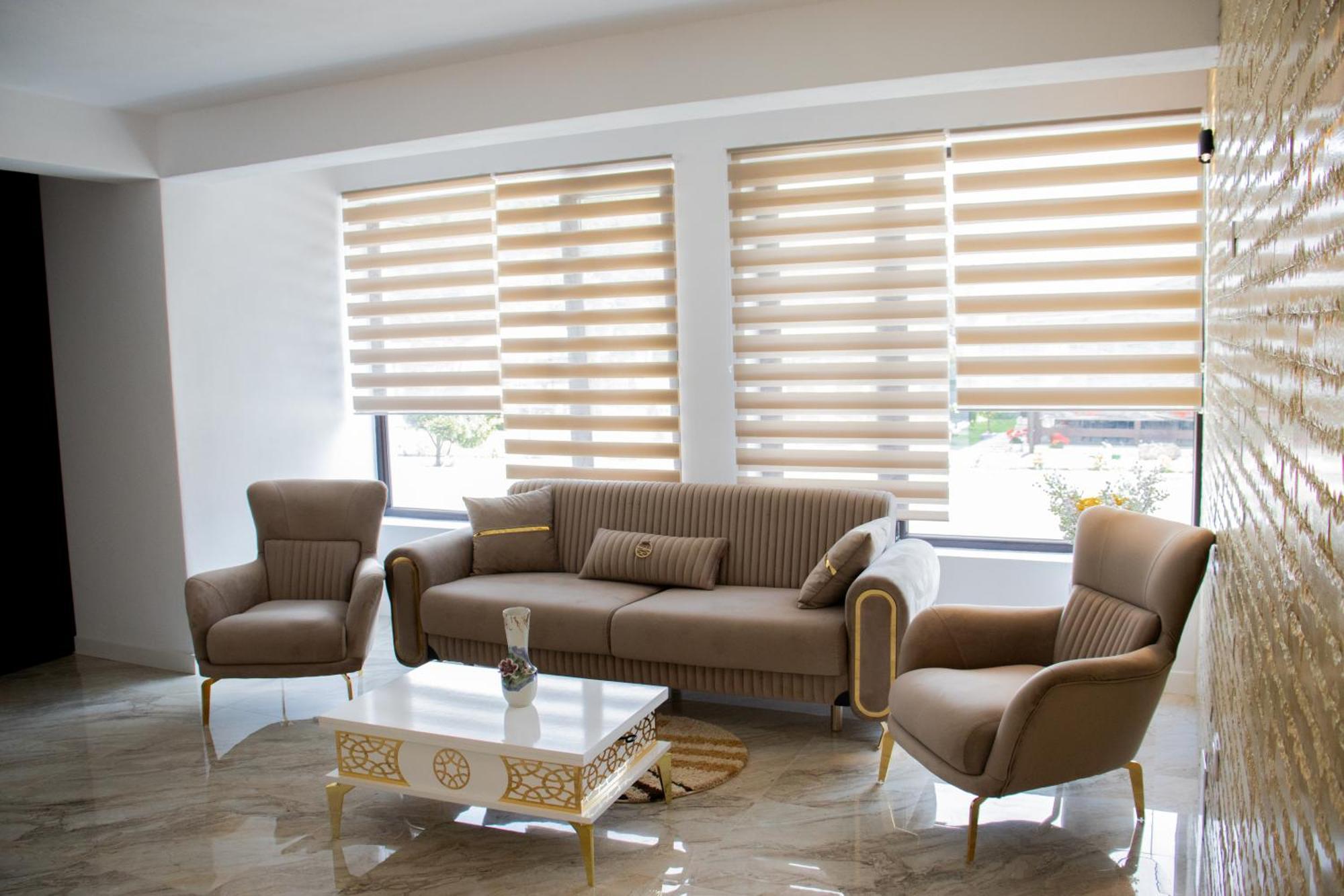 Ge-Lux Villa Incesti Luaran gambar